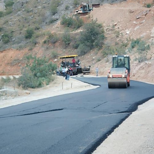 Yeni Sanayi sitemize yapılan sıcak asfalt sanayi sitemizdeki esnafımıza ve Kemaliyemize hayırlı olsun