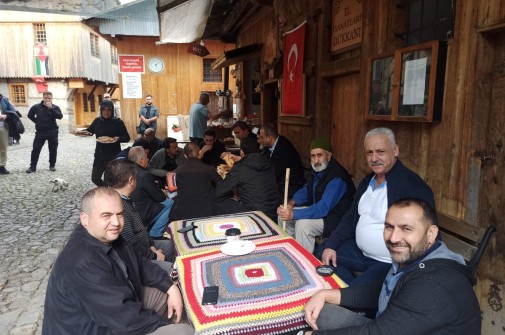 Sayın Valimiz Hamza AYDOĞDU, İlçe Kaymakamları ve bazı kurum amirleri ile birlikte Kaymakamımız Sayın İlhan KAYATÜRK ve Belediye Başkanımız Sayın Mehmet KARAMAN refakatinde ilçemizi ziyaret ettiler.